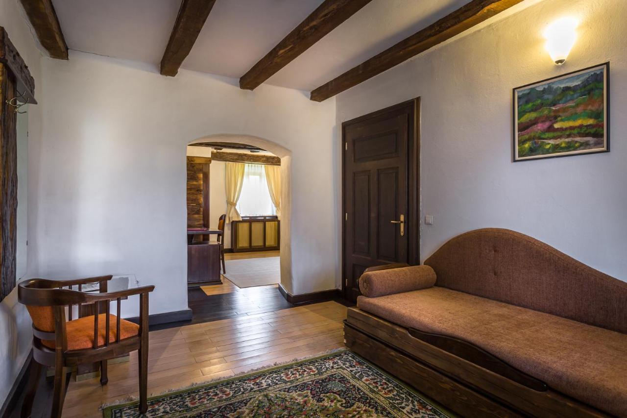 Castle Hotel Daniel Baraolt 외부 사진