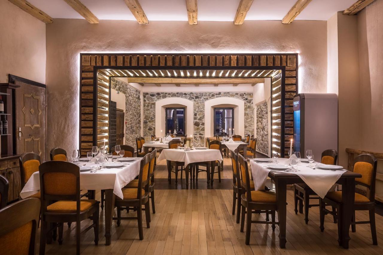Castle Hotel Daniel Baraolt 외부 사진