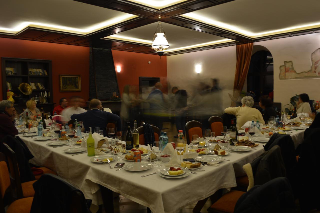 Castle Hotel Daniel Baraolt 외부 사진