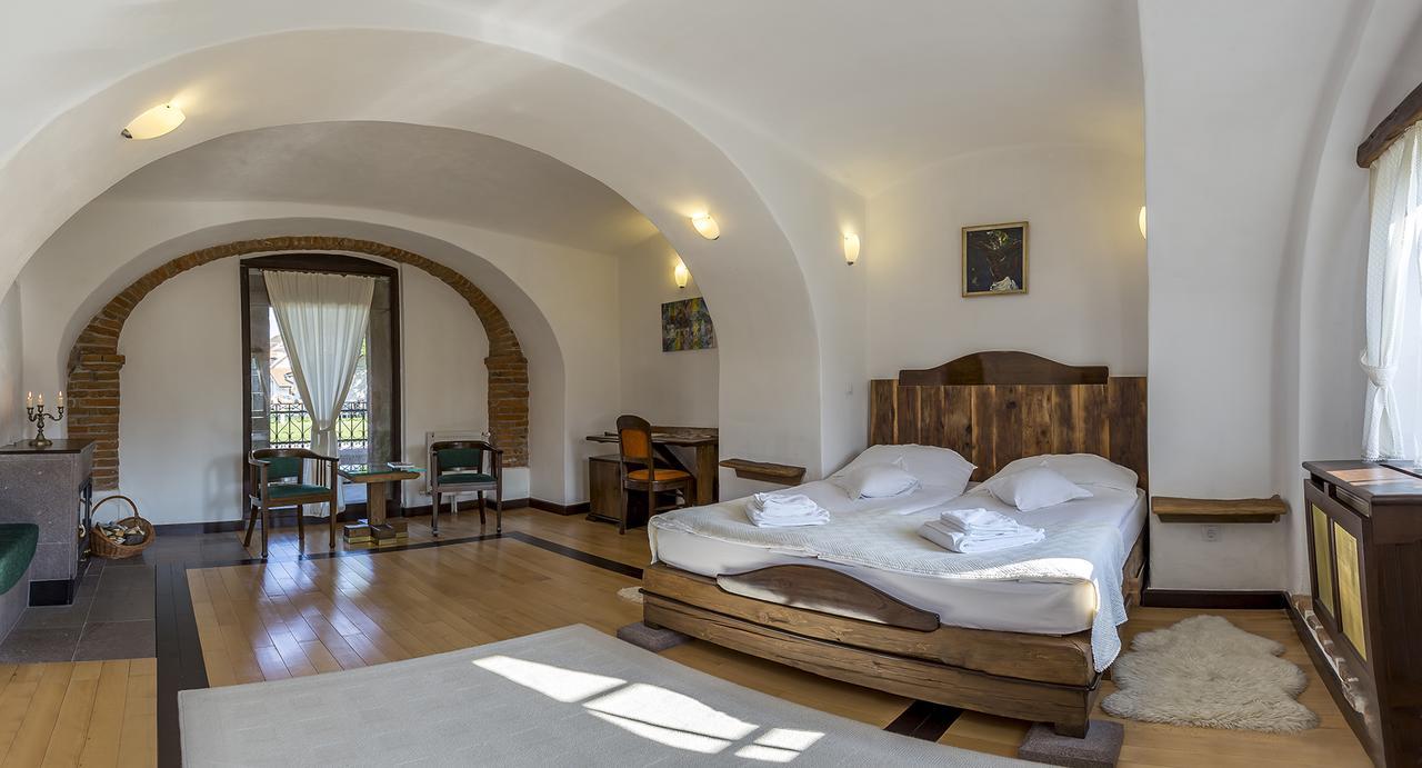 Castle Hotel Daniel Baraolt 외부 사진